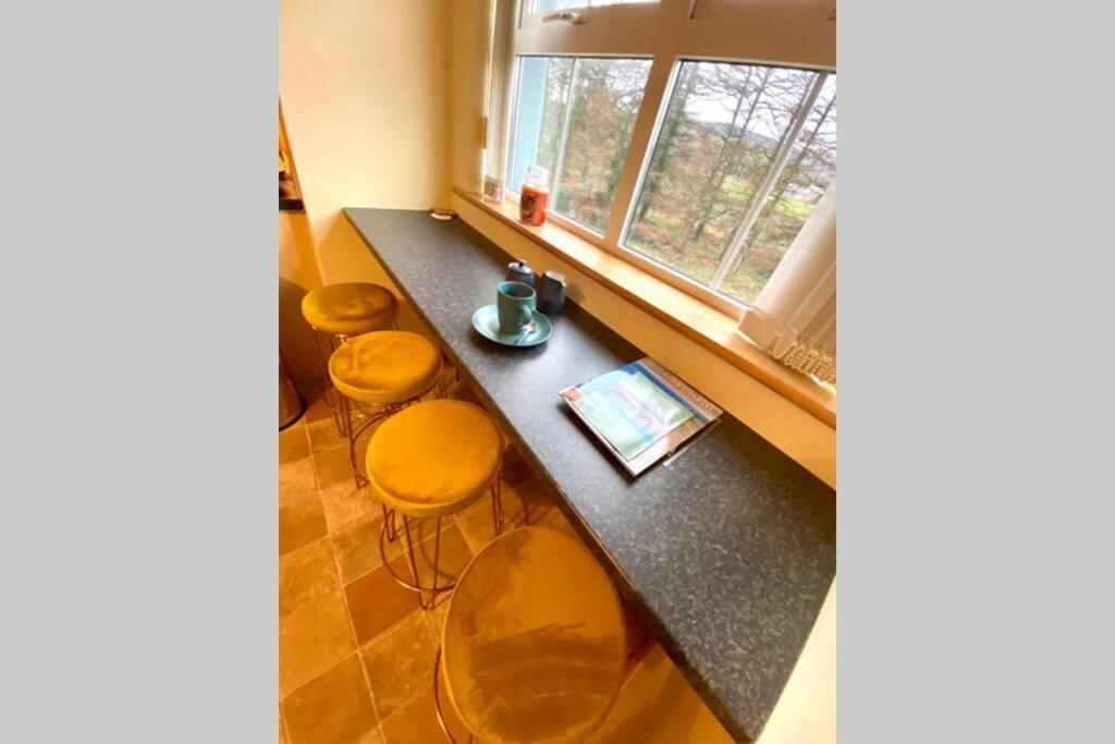 3 Bedroom House Located In Centre Of Carndonagh Exterior photo