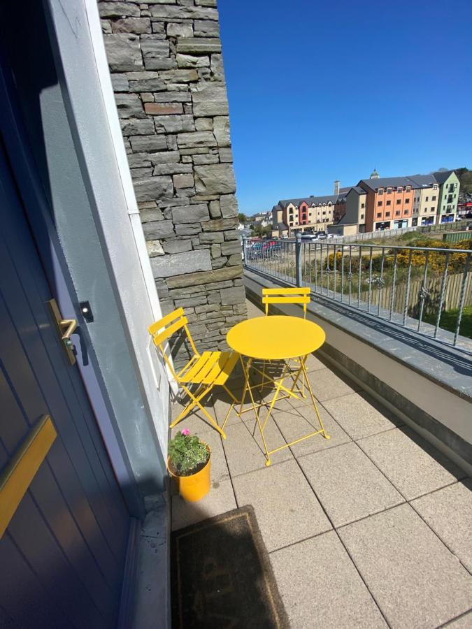 3 Bedroom House Located In Centre Of Carndonagh Exterior photo